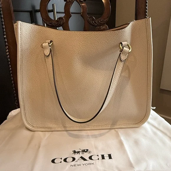 Coach Tyler Carryall 28 Bag - Picture 1 of 14